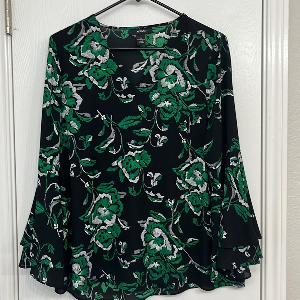 Alfani green/black blouse